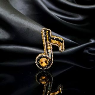 Miroslava Neduchalová je žena s otevřeným srdcem, která miluje cestování, objevování cizích zemí, folklor, kroje a...